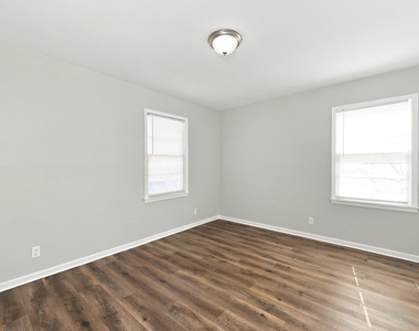 549 Lorna Street - Photo Thumbnail 11