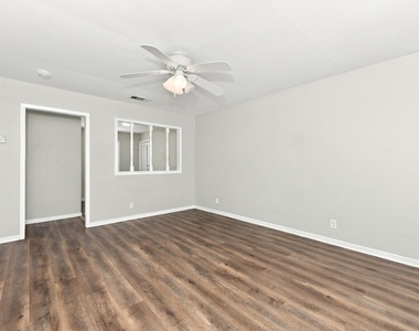 549 Lorna Street - Photo Thumbnail 2