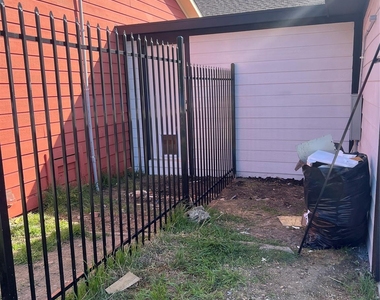 2102 E Overton Road - Photo Thumbnail 7