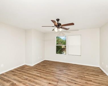 144 Creek Cove Drive - Photo Thumbnail 10
