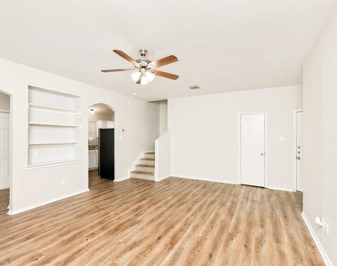 144 Creek Cove Drive - Photo Thumbnail 3