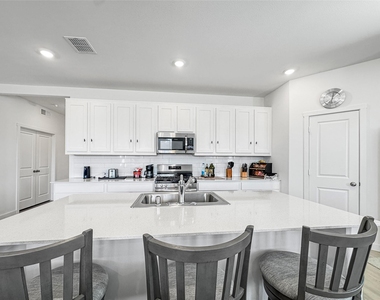 1300 Rockwell Drive - Photo Thumbnail 3
