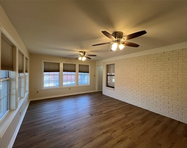 7808 Mallard Lane - Photo Thumbnail 29