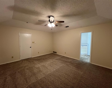 7808 Mallard Lane - Photo Thumbnail 14