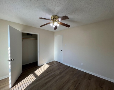 7808 Mallard Lane - Photo Thumbnail 19
