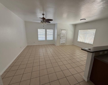 320 Woodgrove Drive - Photo Thumbnail 3