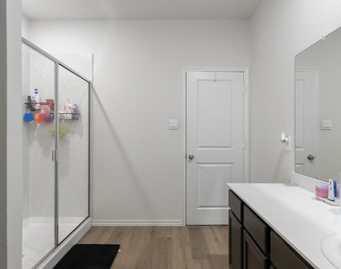 884 Jett Drive - Photo Thumbnail 18