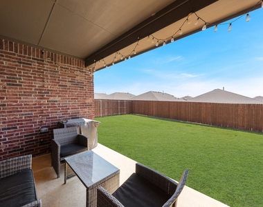 884 Jett Drive - Photo Thumbnail 31