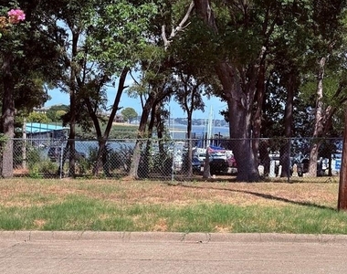 5602 Marina Drive - Photo Thumbnail 12