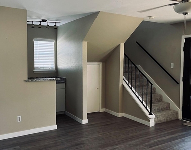 5602 Marina Drive - Photo Thumbnail 2