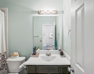 913 Freesia Drive - Photo Thumbnail 20