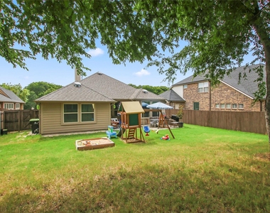 913 Freesia Drive - Photo Thumbnail 24