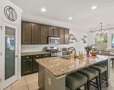 913 Freesia Drive - Photo Thumbnail 1