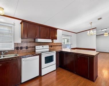 315 Glenwood Street - Photo Thumbnail 13