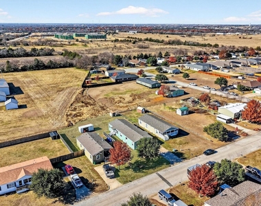 315 Glenwood Street - Photo Thumbnail 2