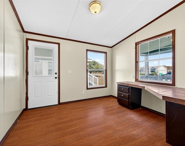 315 Glenwood Street - Photo Thumbnail 16