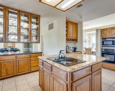 2112 Miller Court - Photo Thumbnail 10