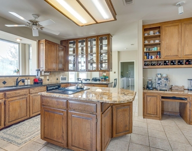 2112 Miller Court - Photo Thumbnail 9