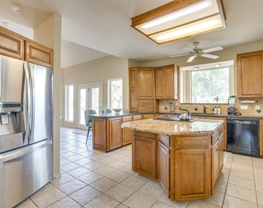 2112 Miller Court - Photo Thumbnail 8