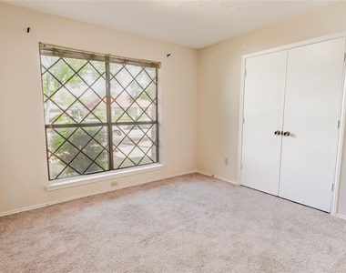 1328 Colmar Drive - Photo Thumbnail 16
