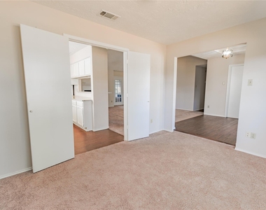 1328 Colmar Drive - Photo Thumbnail 13