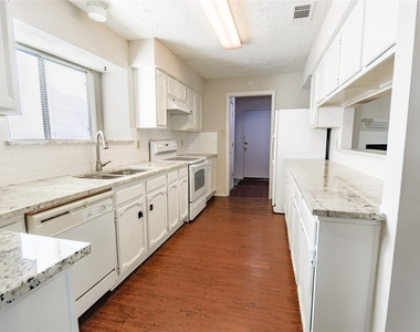 1328 Colmar Drive - Photo Thumbnail 14