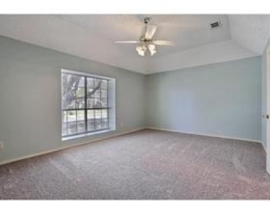 2110 Hearthstone Drive - Photo Thumbnail 6
