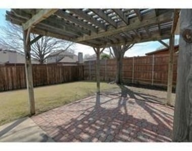 2110 Hearthstone Drive - Photo Thumbnail 15