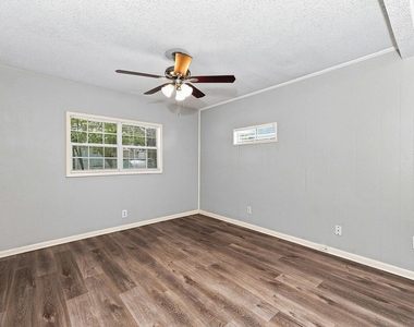 3800 Oscar Avenue - Photo Thumbnail 7