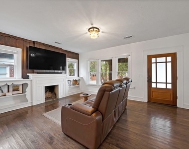 2305 W Rosedale Street S - Photo Thumbnail 6