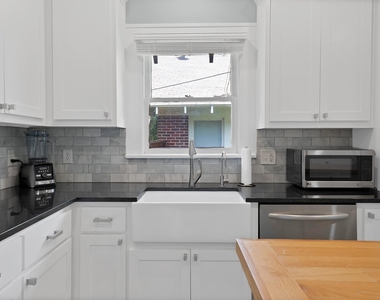 2305 W Rosedale Street S - Photo Thumbnail 13