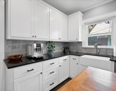 2305 W Rosedale Street S - Photo Thumbnail 14