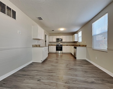 627 Almandora Drive - Photo Thumbnail 5