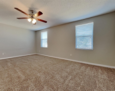 627 Almandora Drive - Photo Thumbnail 16