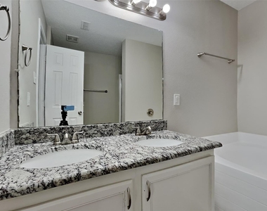 627 Almandora Drive - Photo Thumbnail 10
