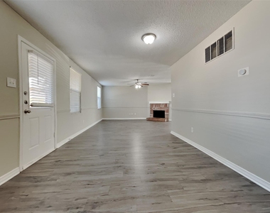 627 Almandora Drive - Photo Thumbnail 6