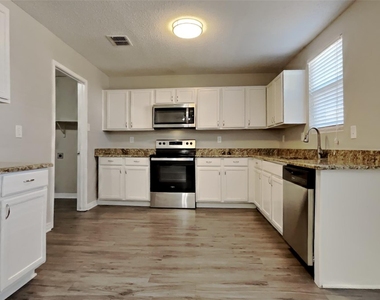 627 Almandora Drive - Photo Thumbnail 4
