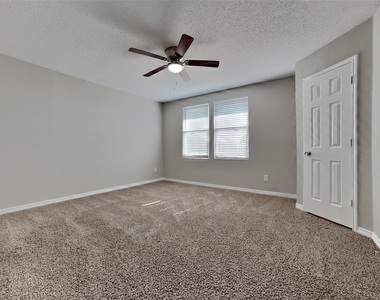 627 Almandora Drive - Photo Thumbnail 11