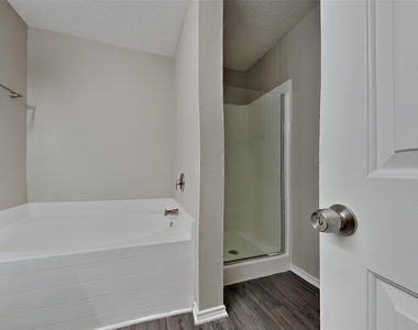 627 Almandora Drive - Photo Thumbnail 9