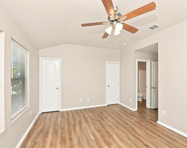 312 Ezekial Avenue - Photo Thumbnail 9