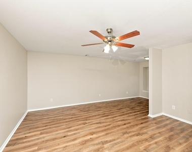 312 Ezekial Avenue - Photo Thumbnail 7