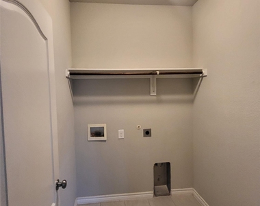9324 Horsemanship Drive - Photo Thumbnail 9