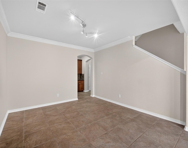 2309 Shingle Lane - Photo Thumbnail 10