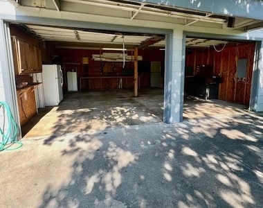 725 Summers Lane - Photo Thumbnail 14