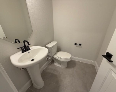 3540 Thistlewood Drive - Photo Thumbnail 8