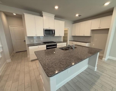 3540 Thistlewood Drive - Photo Thumbnail 4
