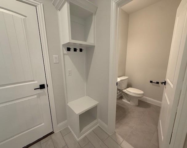 3540 Thistlewood Drive - Photo Thumbnail 9