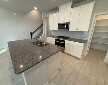 3540 Thistlewood Drive - Photo Thumbnail 5