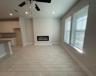 3540 Thistlewood Drive - Photo Thumbnail 2