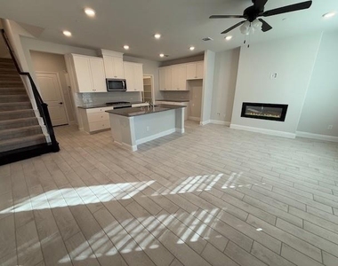 3540 Thistlewood Drive - Photo Thumbnail 3